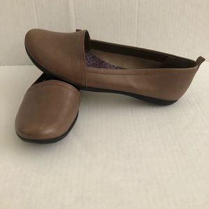 BareTraps flats. Size 7M.